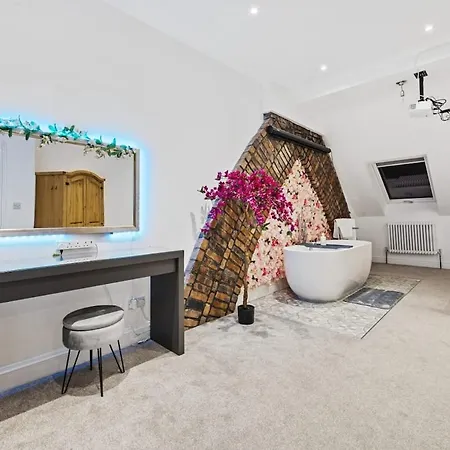 Comfy And Stylish 4-br - Sleeps 8! Σπίτι διακοπών